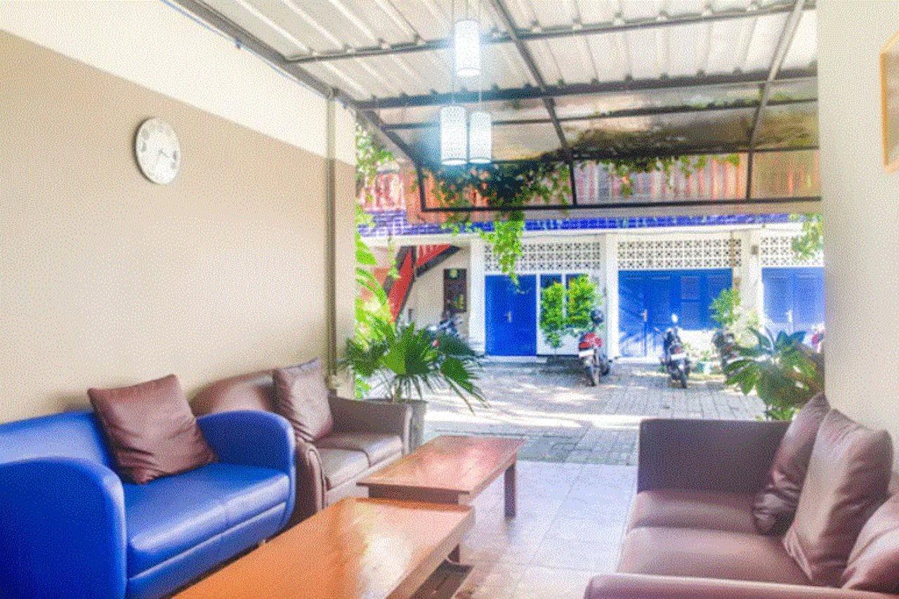 Urbanview Hotel Minongga Pondok Labu By Reddoorz Jakarta Exterior photo