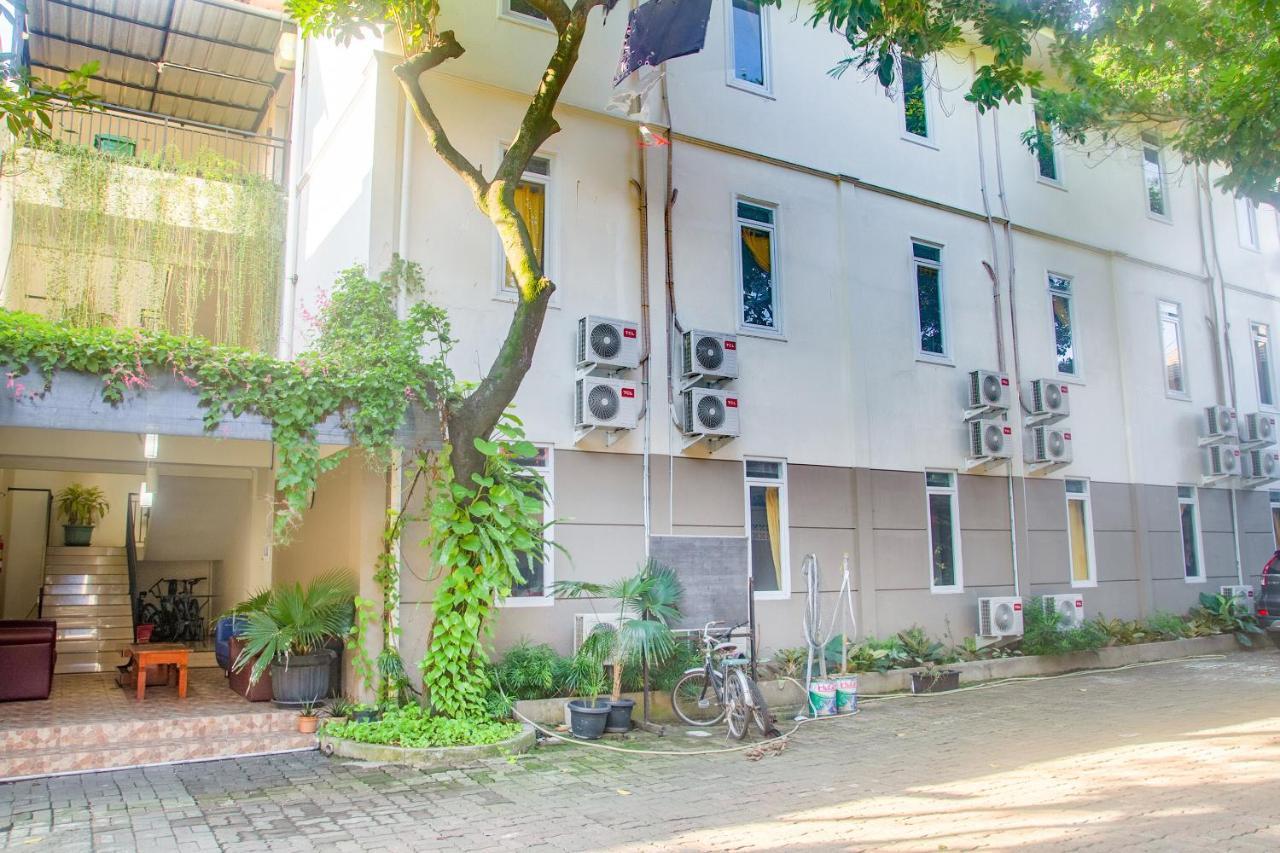 Urbanview Hotel Minongga Pondok Labu By Reddoorz Jakarta Exterior photo