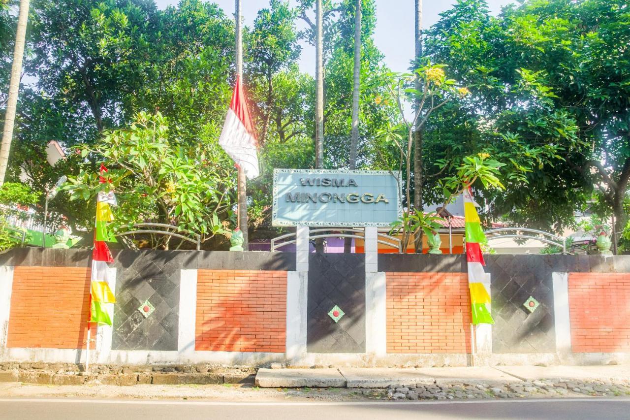 Urbanview Hotel Minongga Pondok Labu By Reddoorz Jakarta Exterior photo
