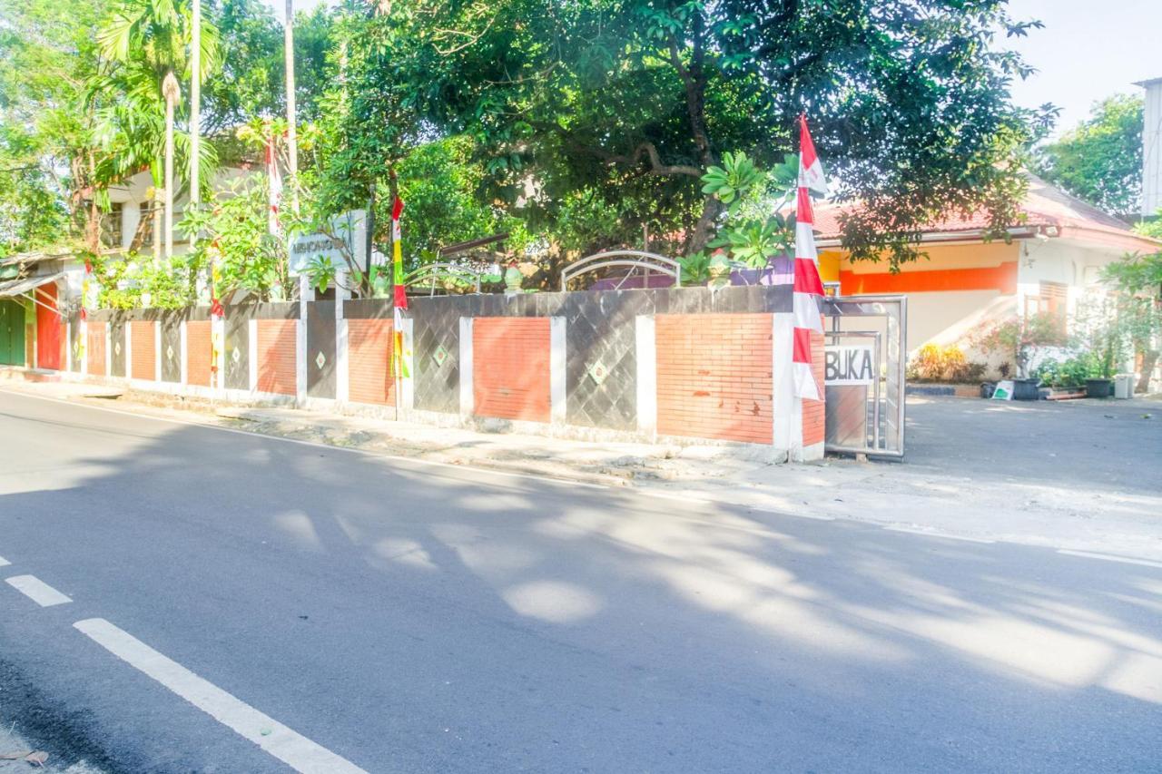 Urbanview Hotel Minongga Pondok Labu By Reddoorz Jakarta Exterior photo