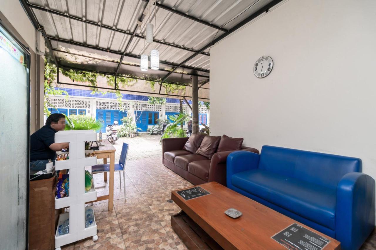 Urbanview Hotel Minongga Pondok Labu By Reddoorz Jakarta Exterior photo